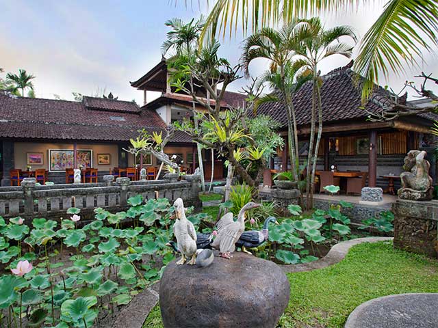 Bebek Tepi Sawah Restaurant & Villas